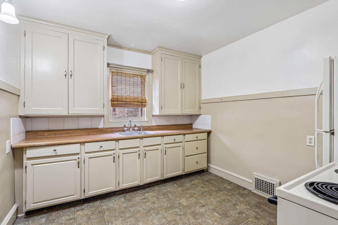 1571 S 74th STREET 1573