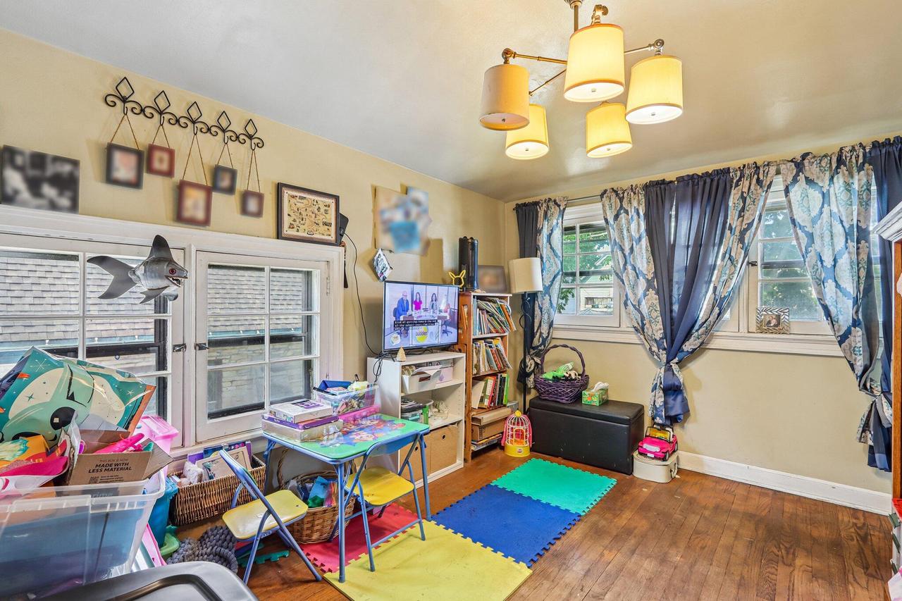 1571 S 74th STREET 1573