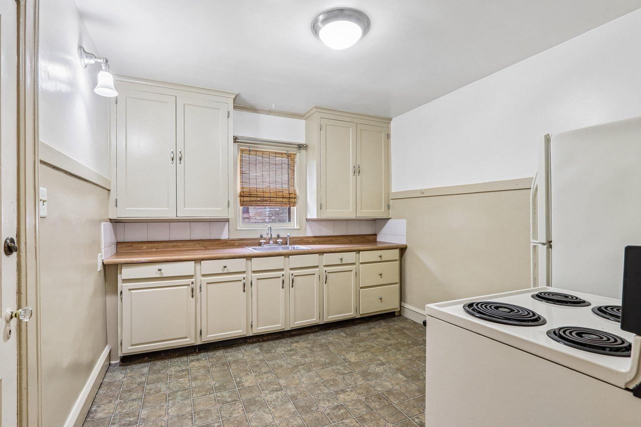 1571 S 74th STREET 1573