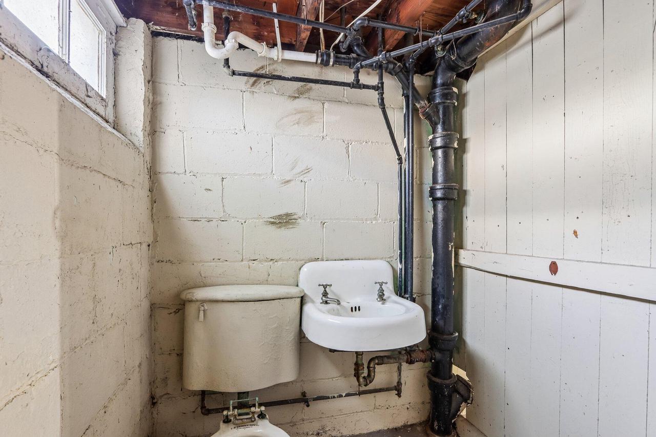 1571 S 74th STREET 1573