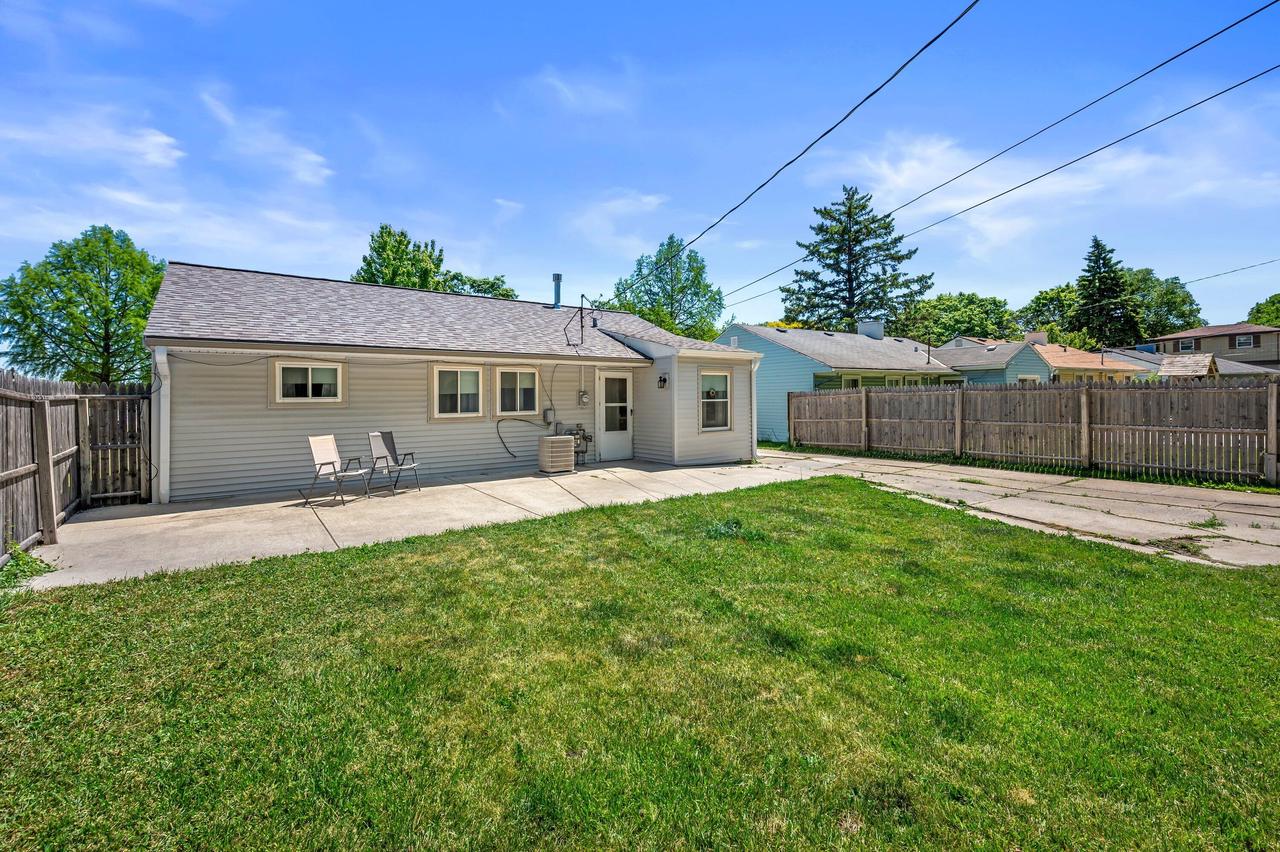 5451 N 72nd STREET