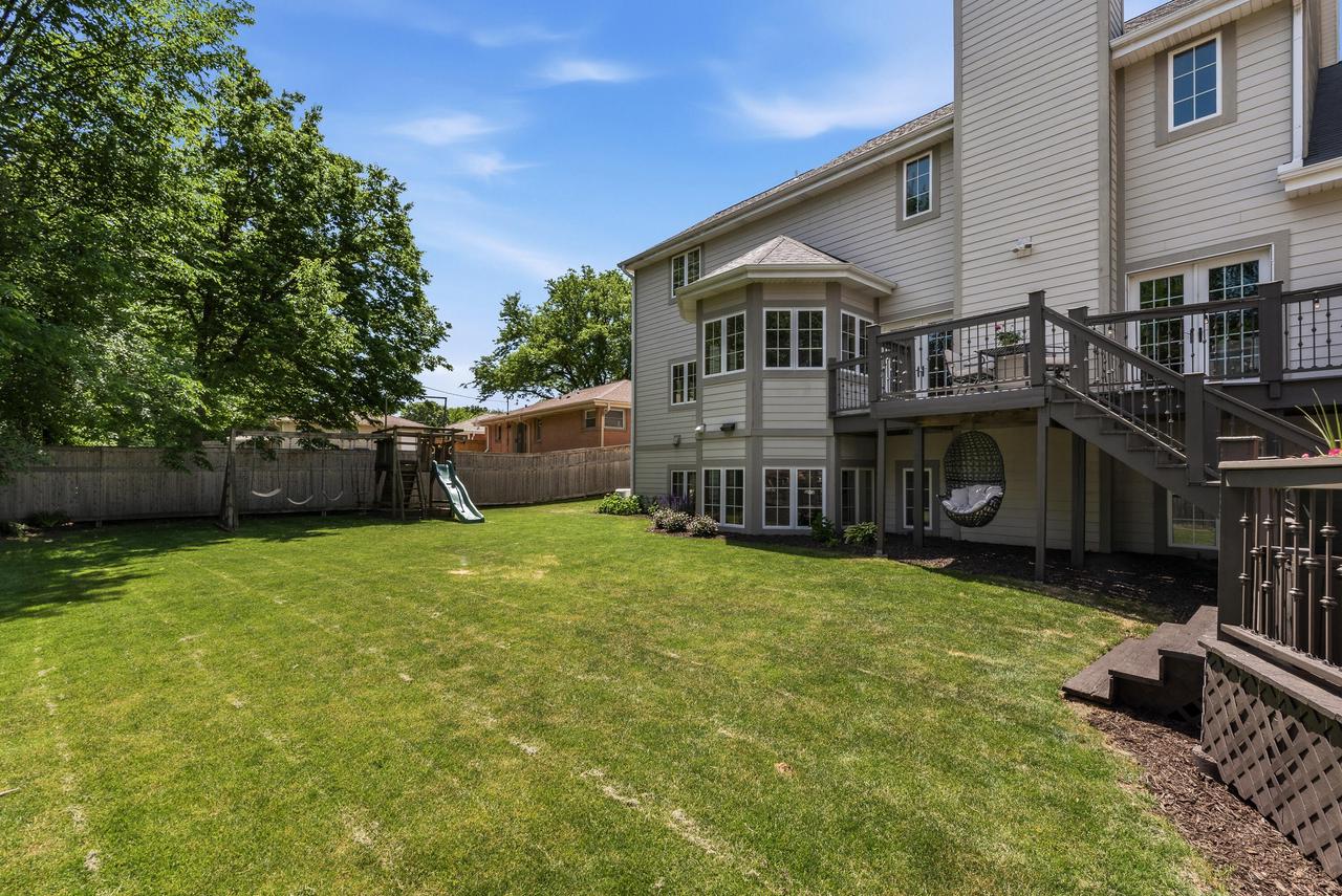 8415 Ravenswood CIRCLE