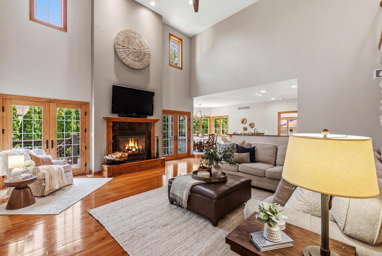 8415 Ravenswood CIRCLE