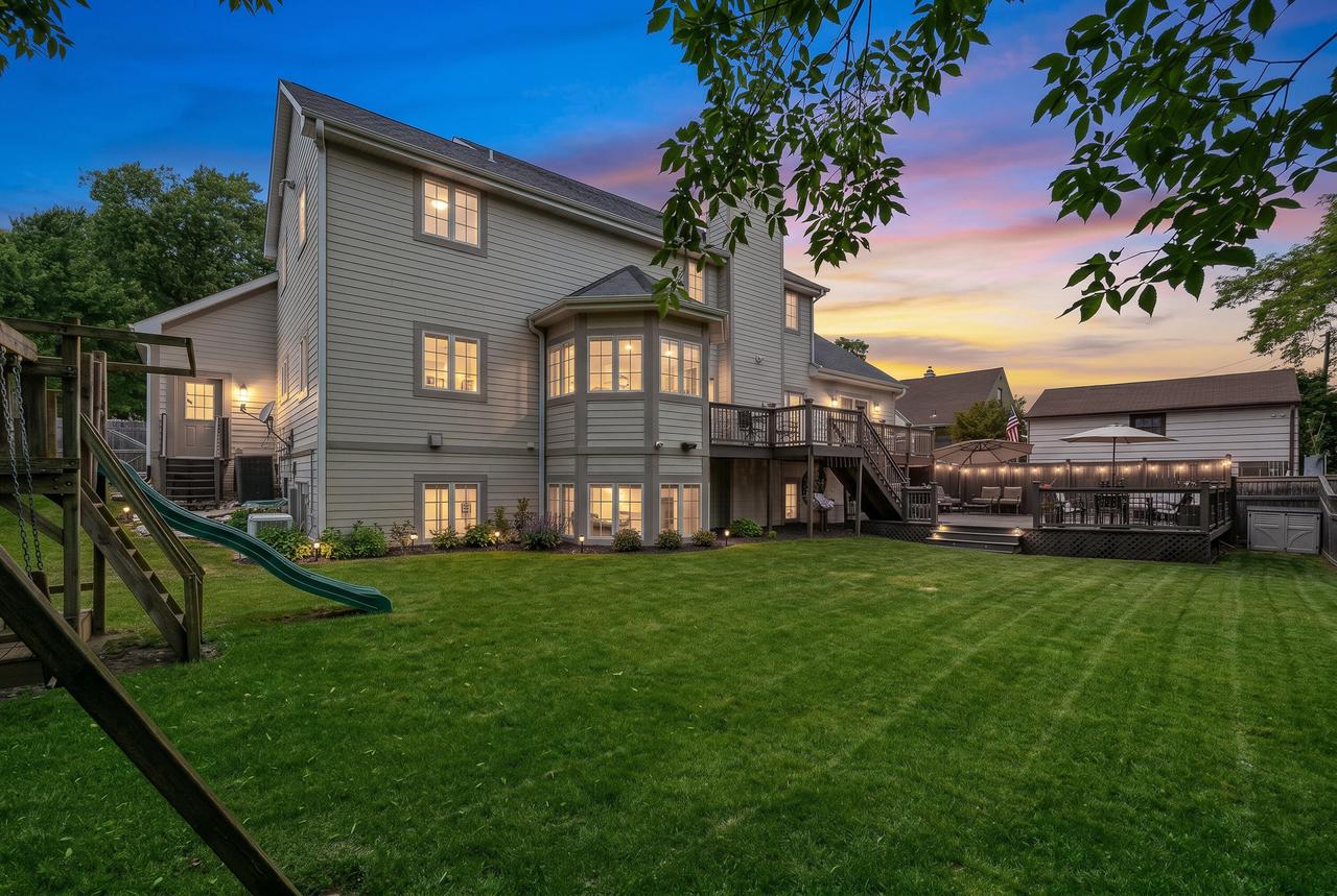 8415 Ravenswood CIRCLE
