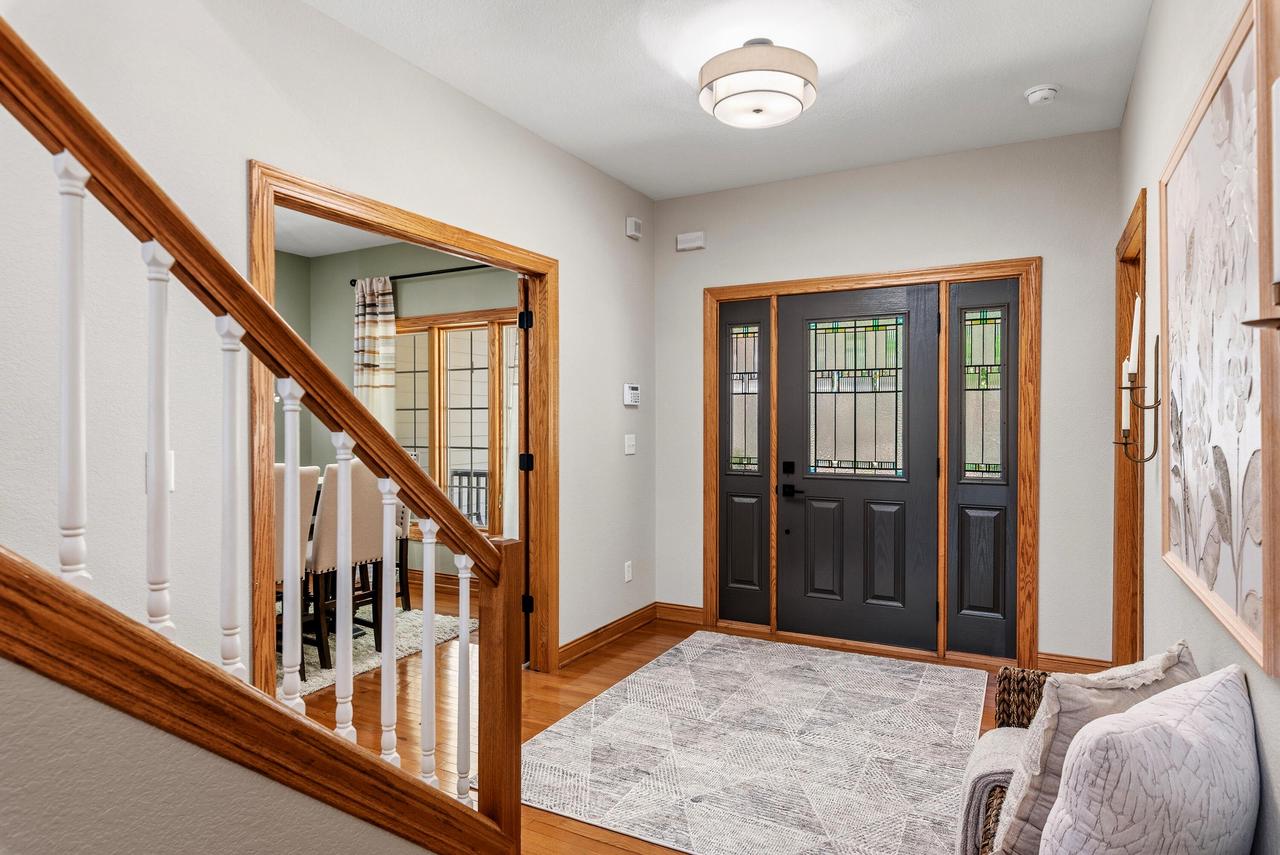 8415 Ravenswood CIRCLE