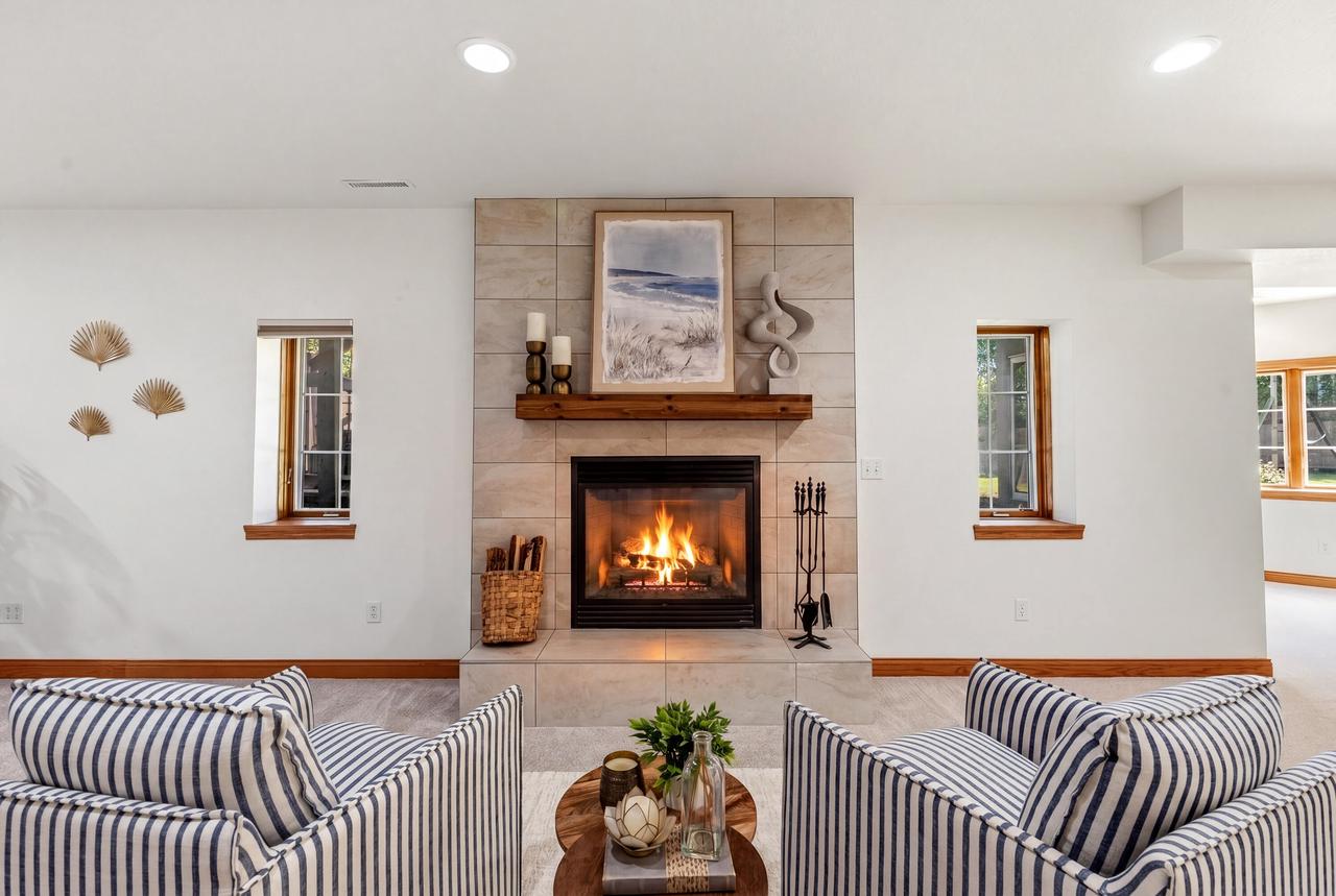 8415 Ravenswood CIRCLE