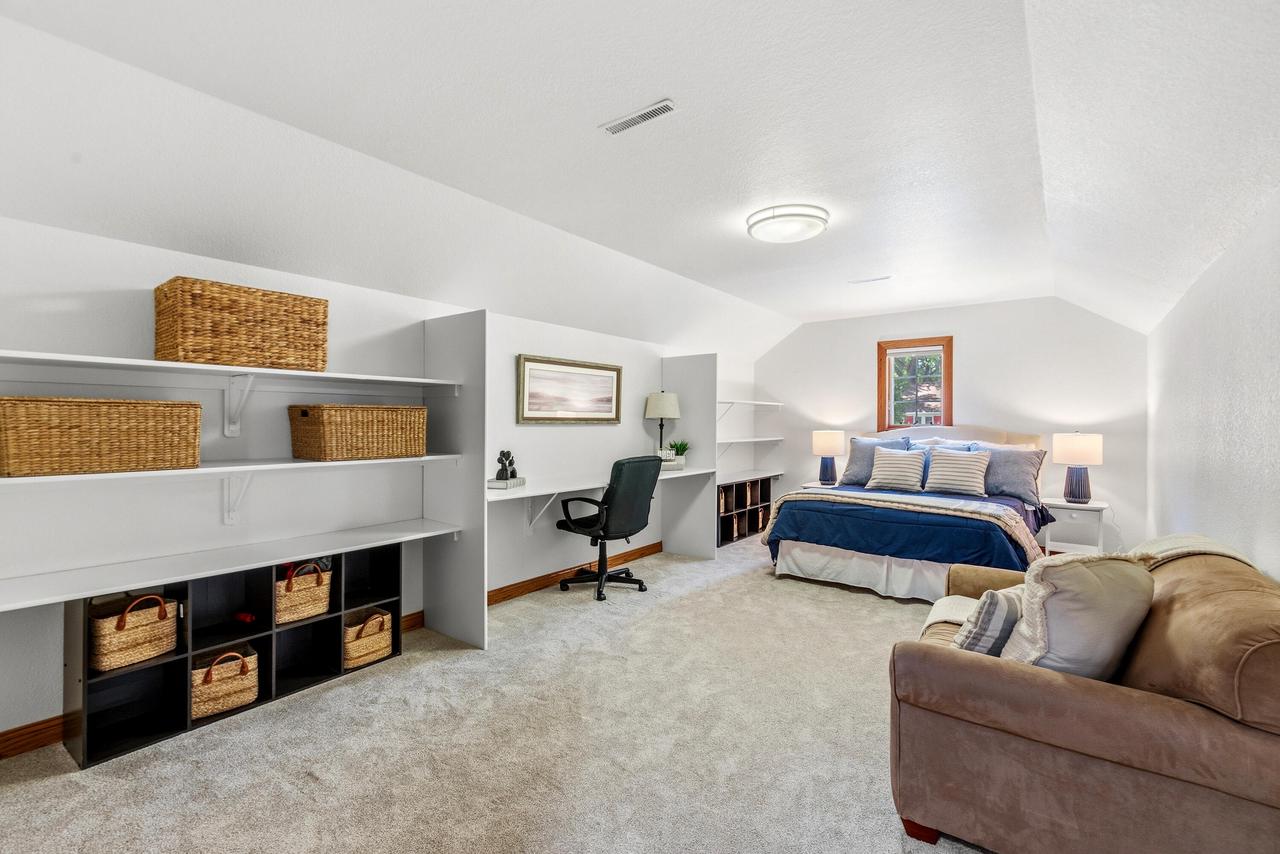 8415 Ravenswood CIRCLE