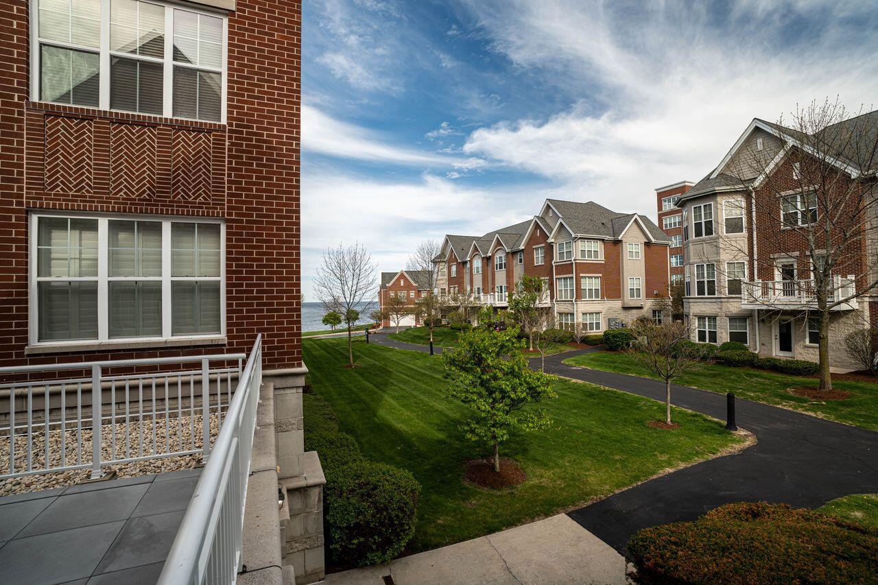 3870 S Lake DRIVE 1102