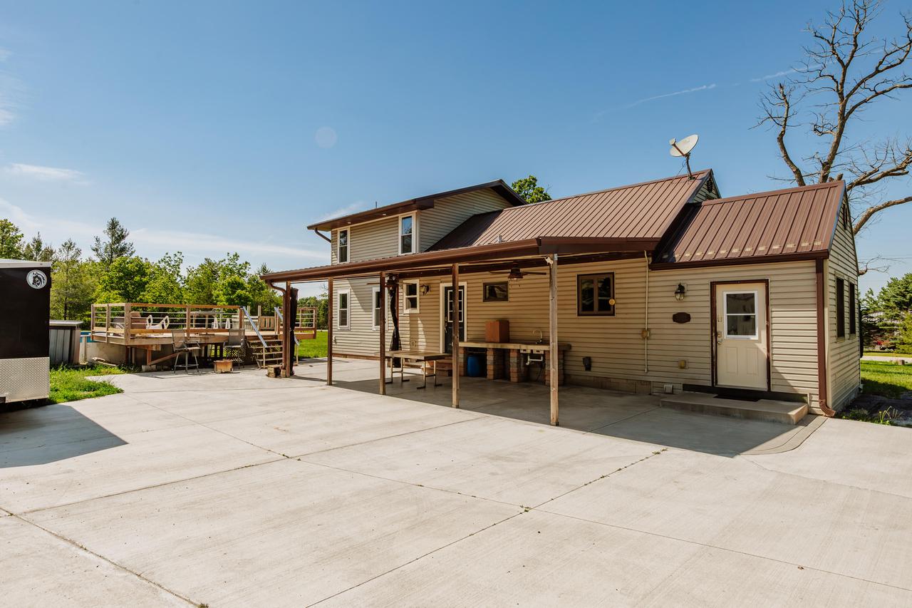 11239 W 5 Mile ROAD