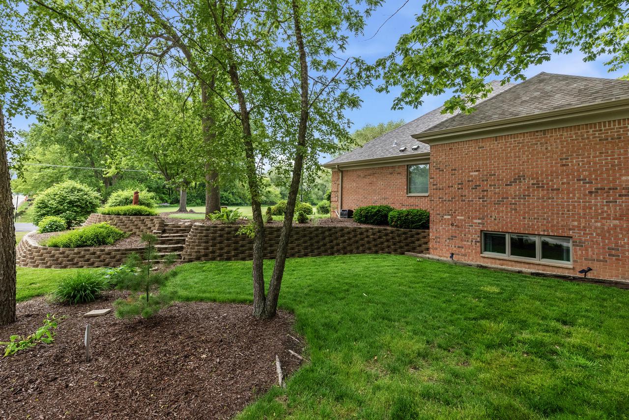 5001 Hunt Club ROAD