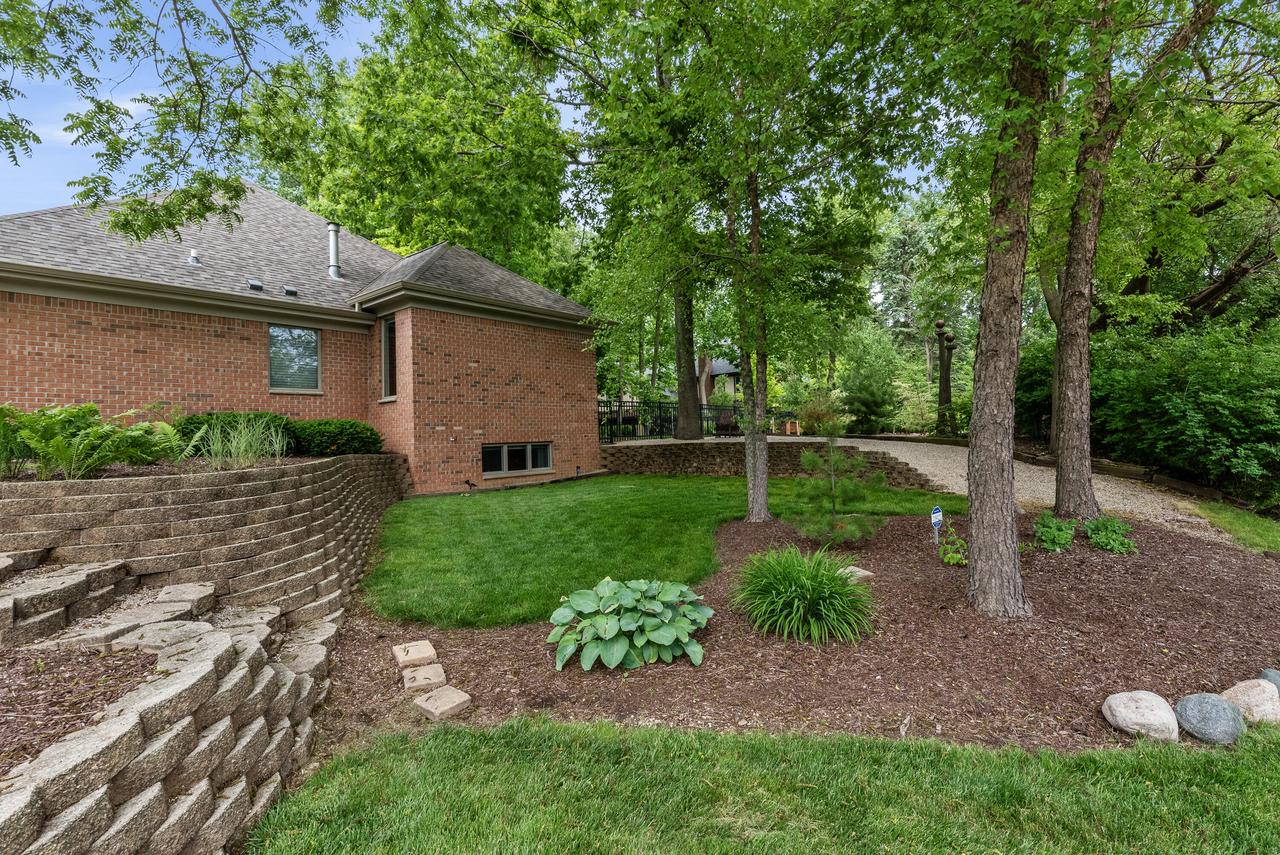 5001 Hunt Club ROAD