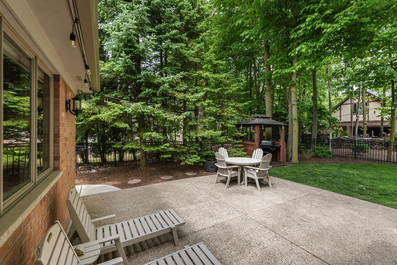 5001 Hunt Club ROAD