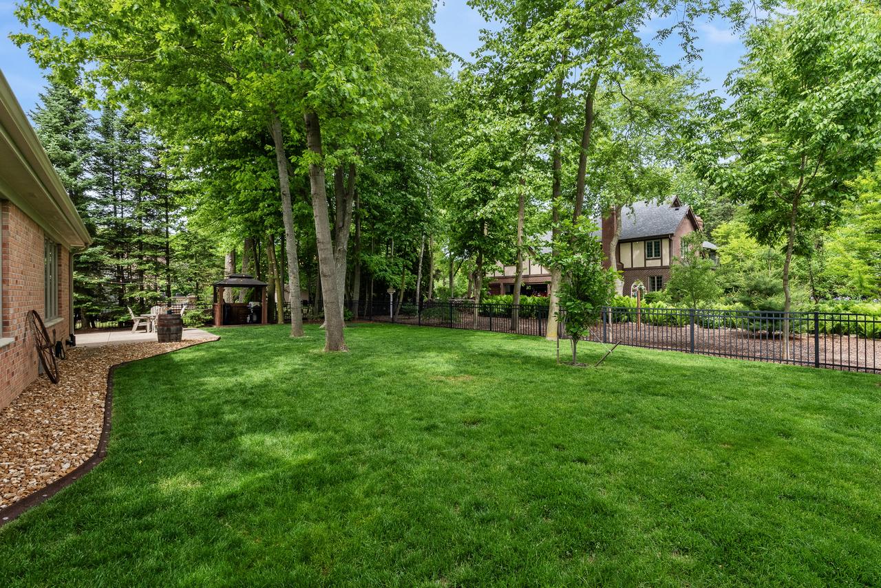 5001 Hunt Club ROAD