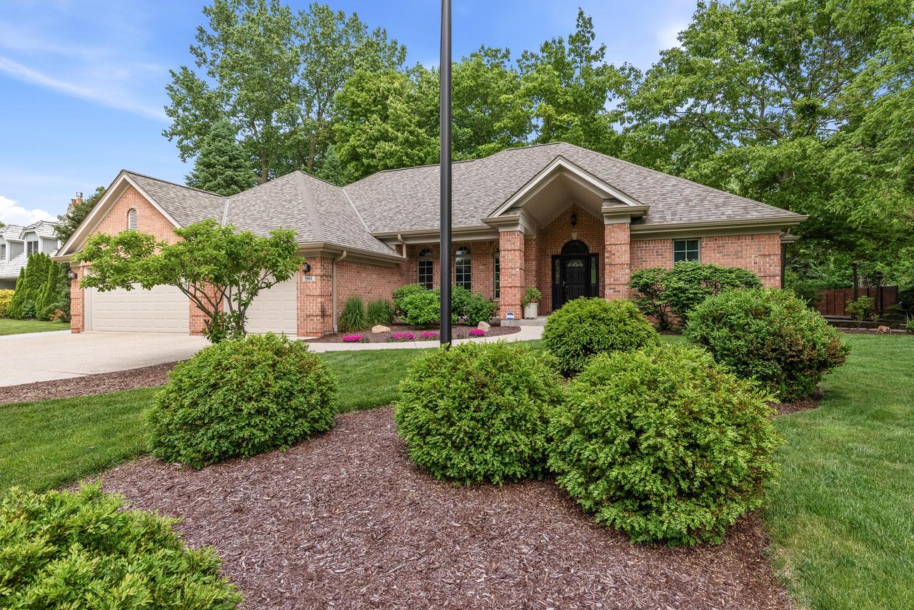 5001 Hunt Club ROAD