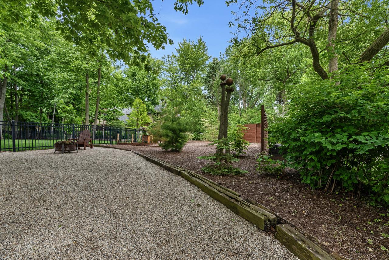 5001 Hunt Club ROAD