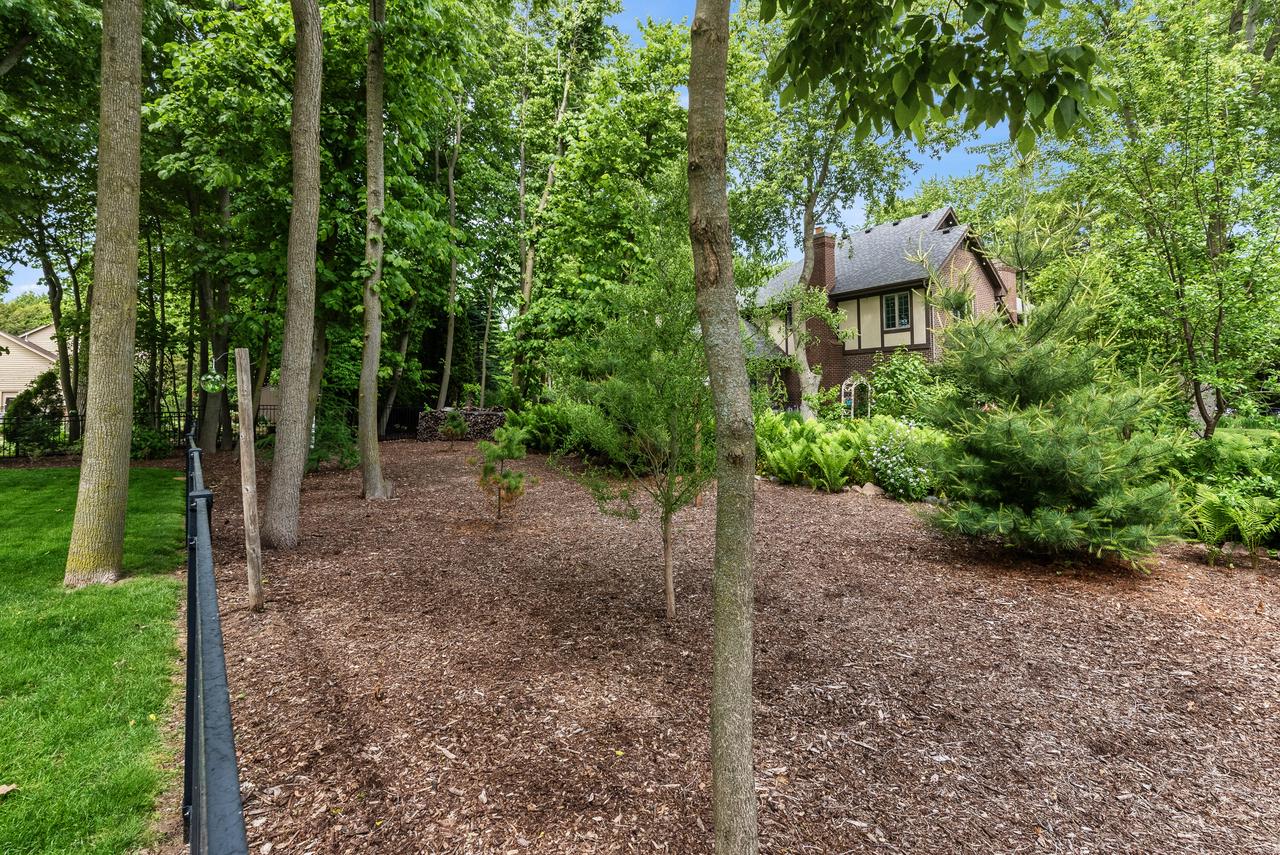 5001 Hunt Club ROAD