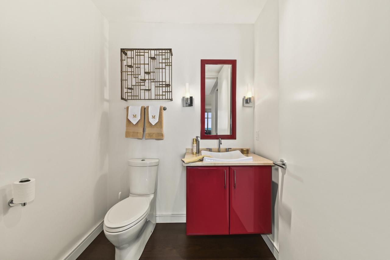 106 W Seeboth STREET 1204