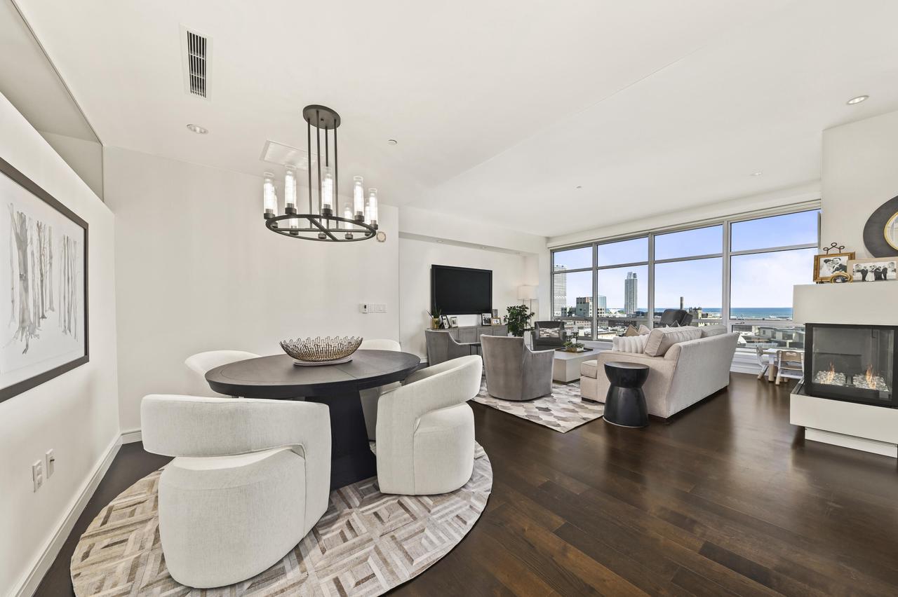 106 W Seeboth STREET 1204