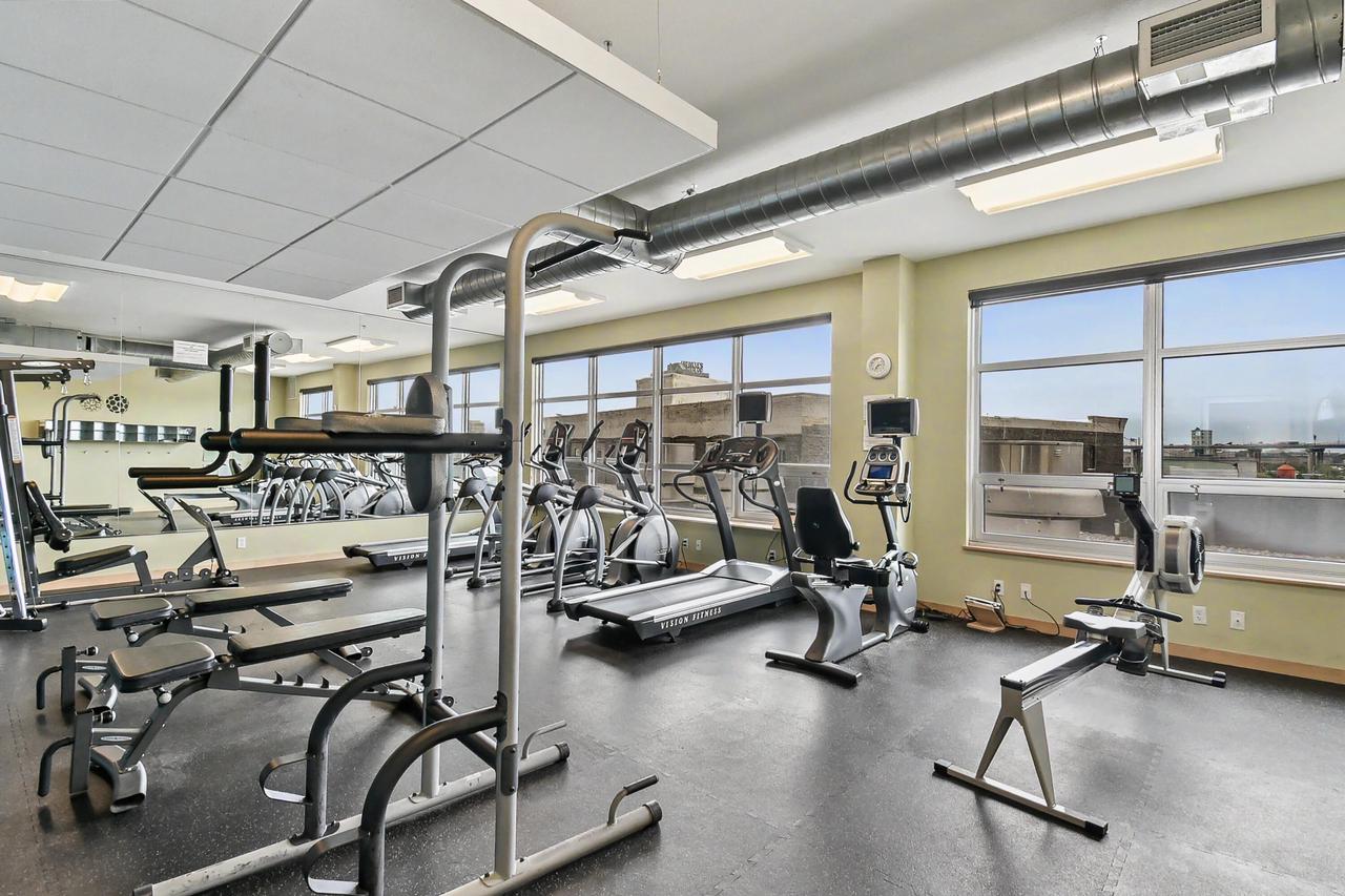 106 W Seeboth STREET 1204