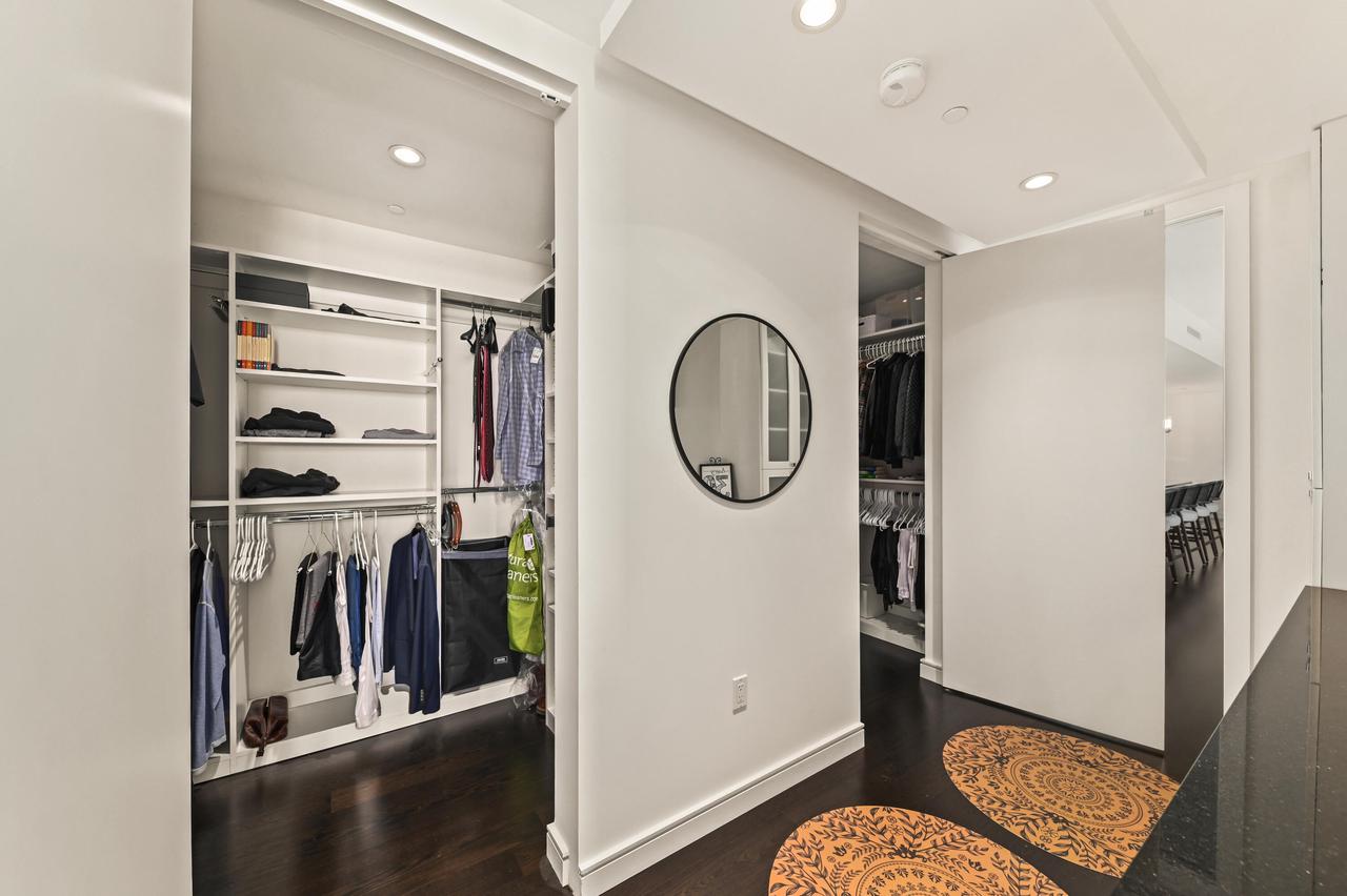 106 W Seeboth STREET 1204
