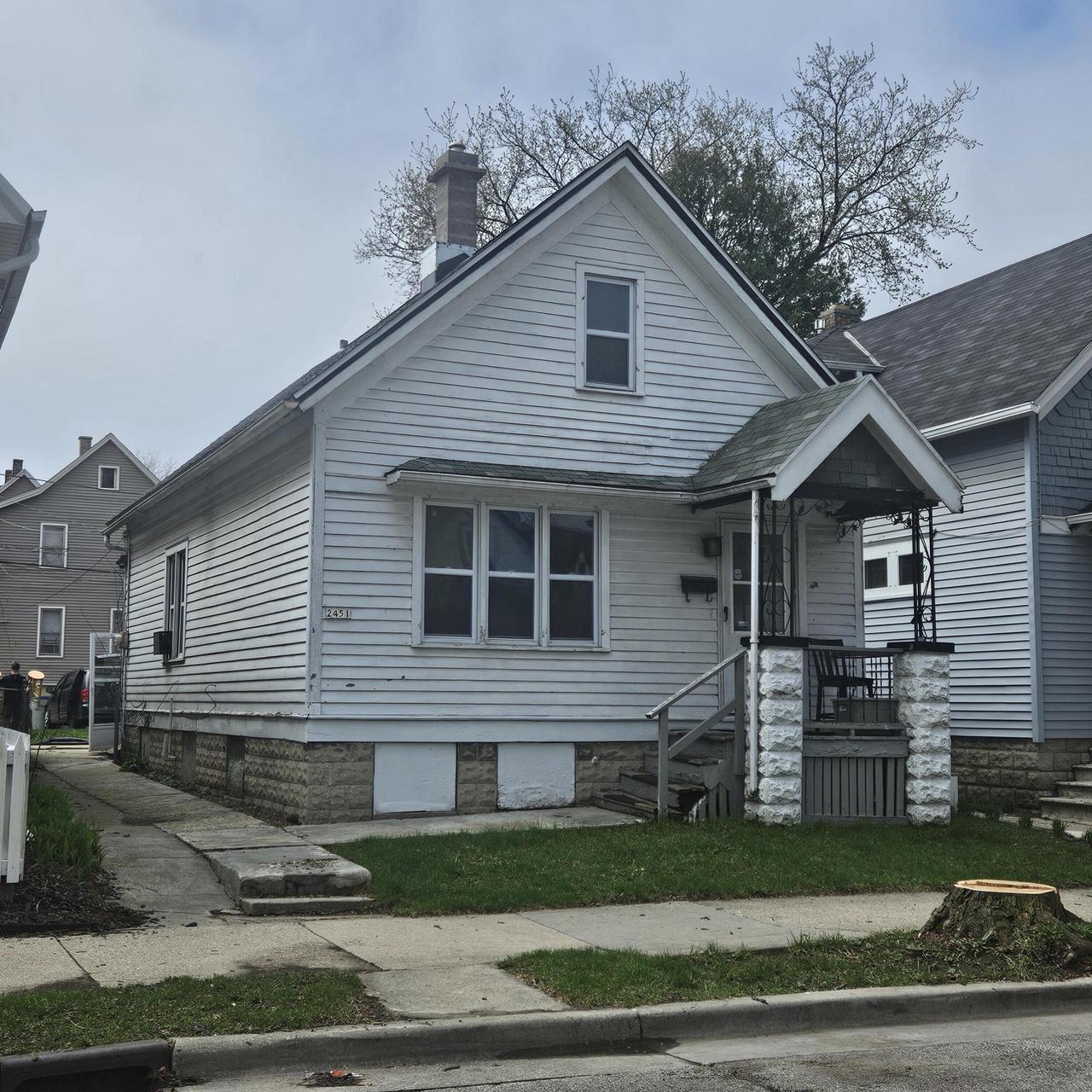 2451 N Bremen STREET