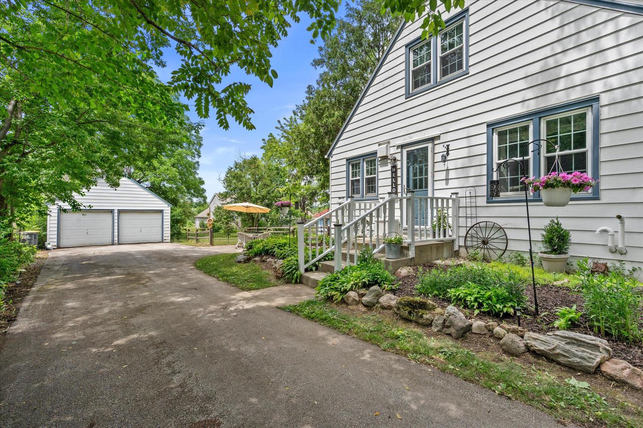 1016 Guthrie ROAD