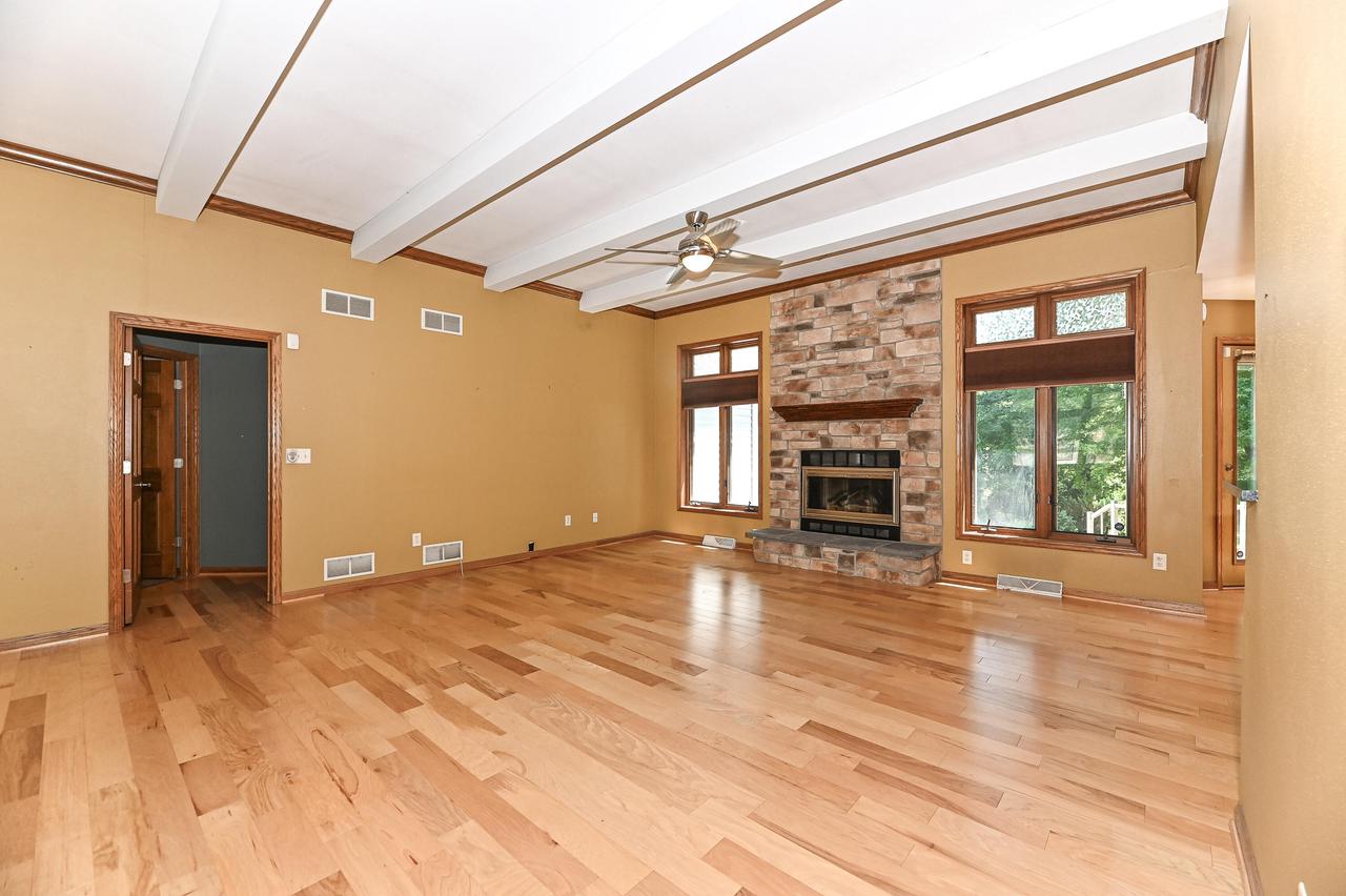 422 Eastern TRAIL