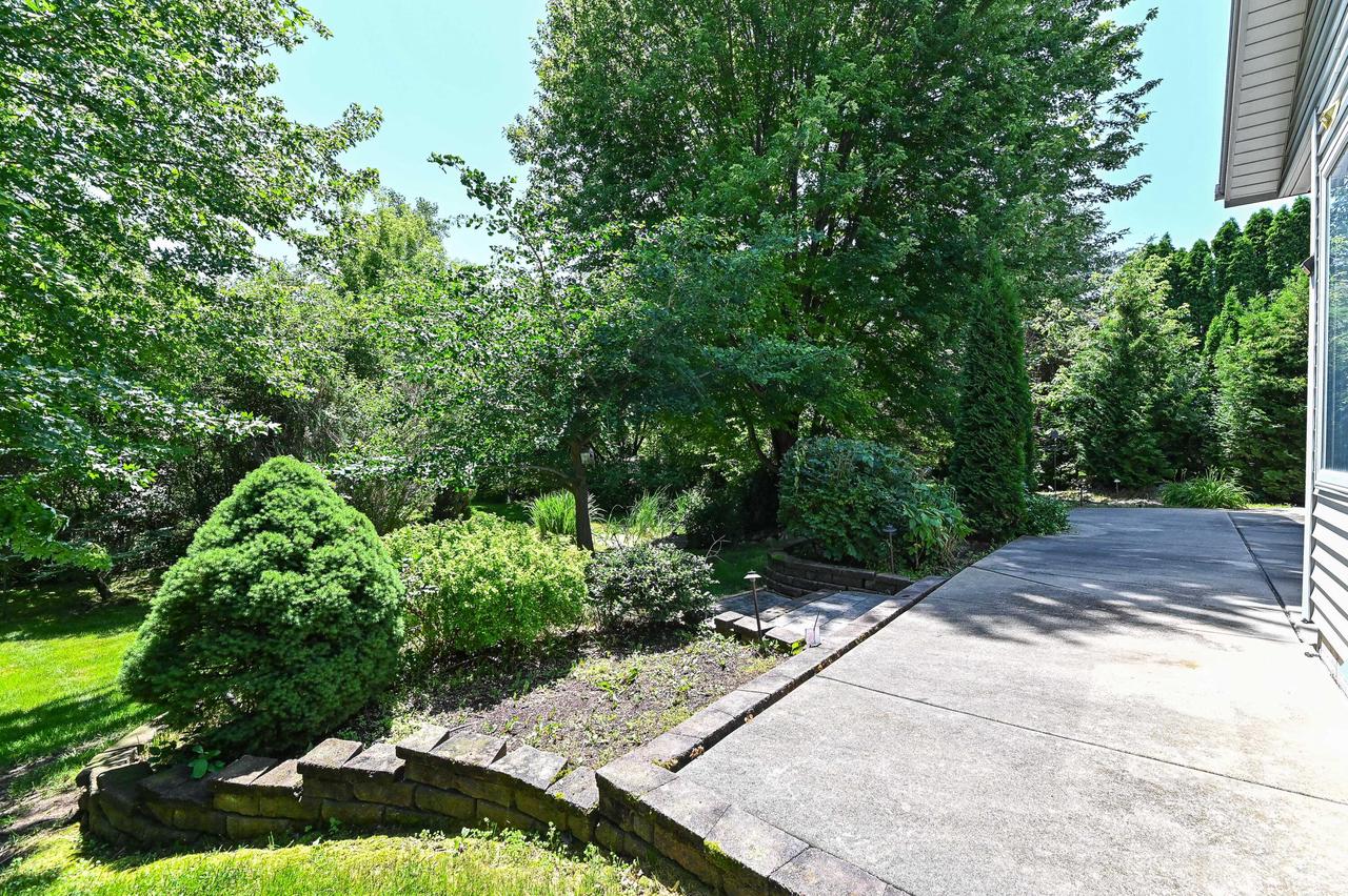 422 Eastern TRAIL