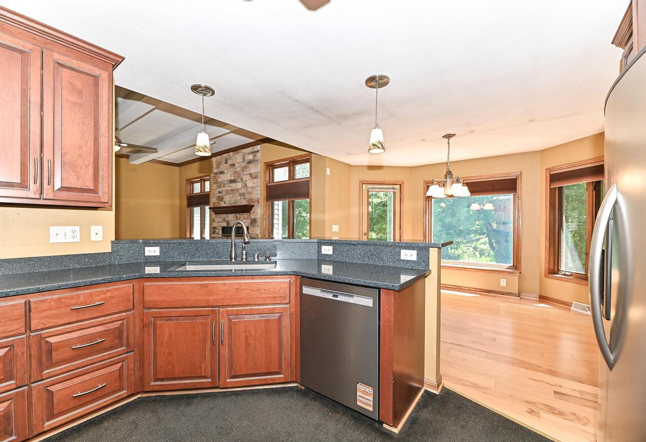 422 Eastern TRAIL