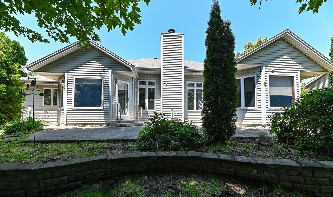 422 Eastern TRAIL