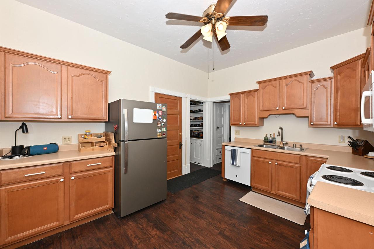 2547 S Howell AVENUE 2549