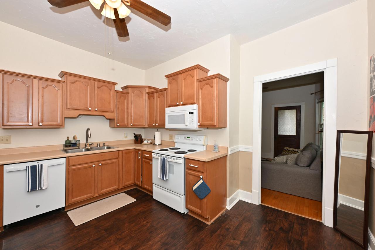 2547 S Howell AVENUE 2549