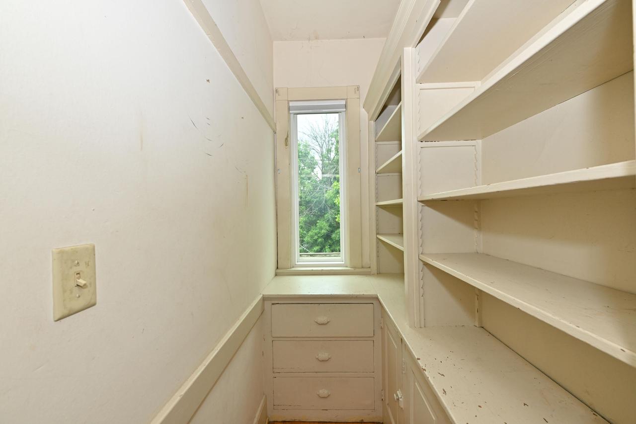 2547 S Howell AVENUE 2549