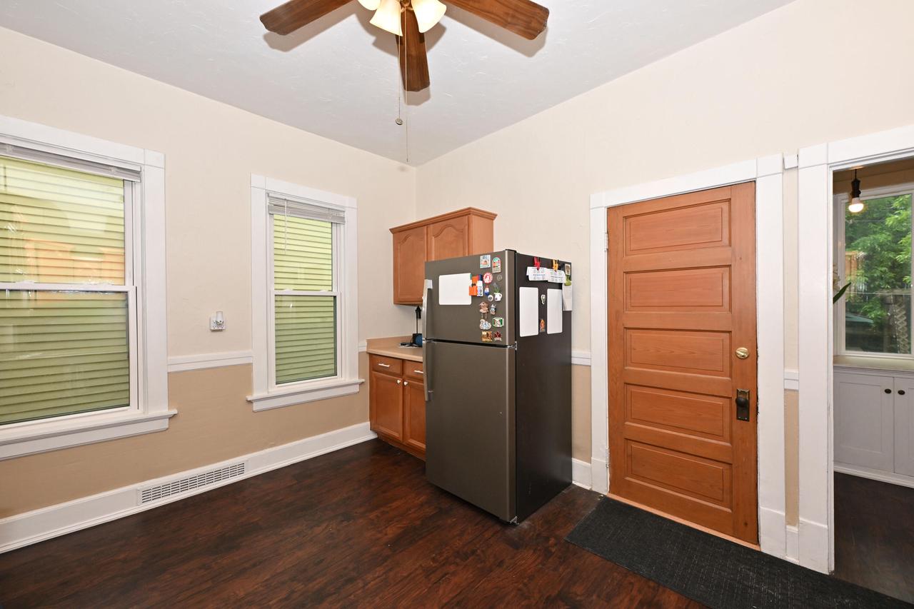 2547 S Howell AVENUE 2549