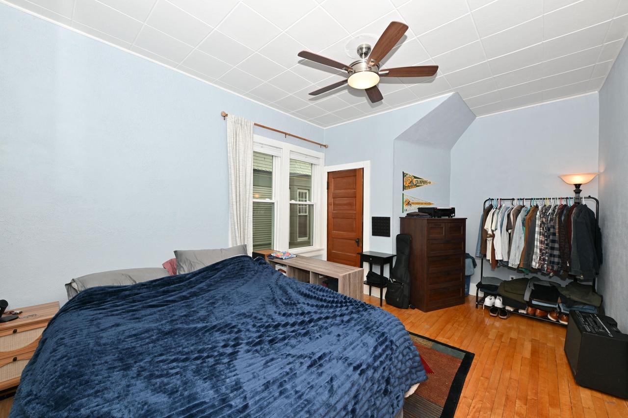 2547 S Howell AVENUE 2549