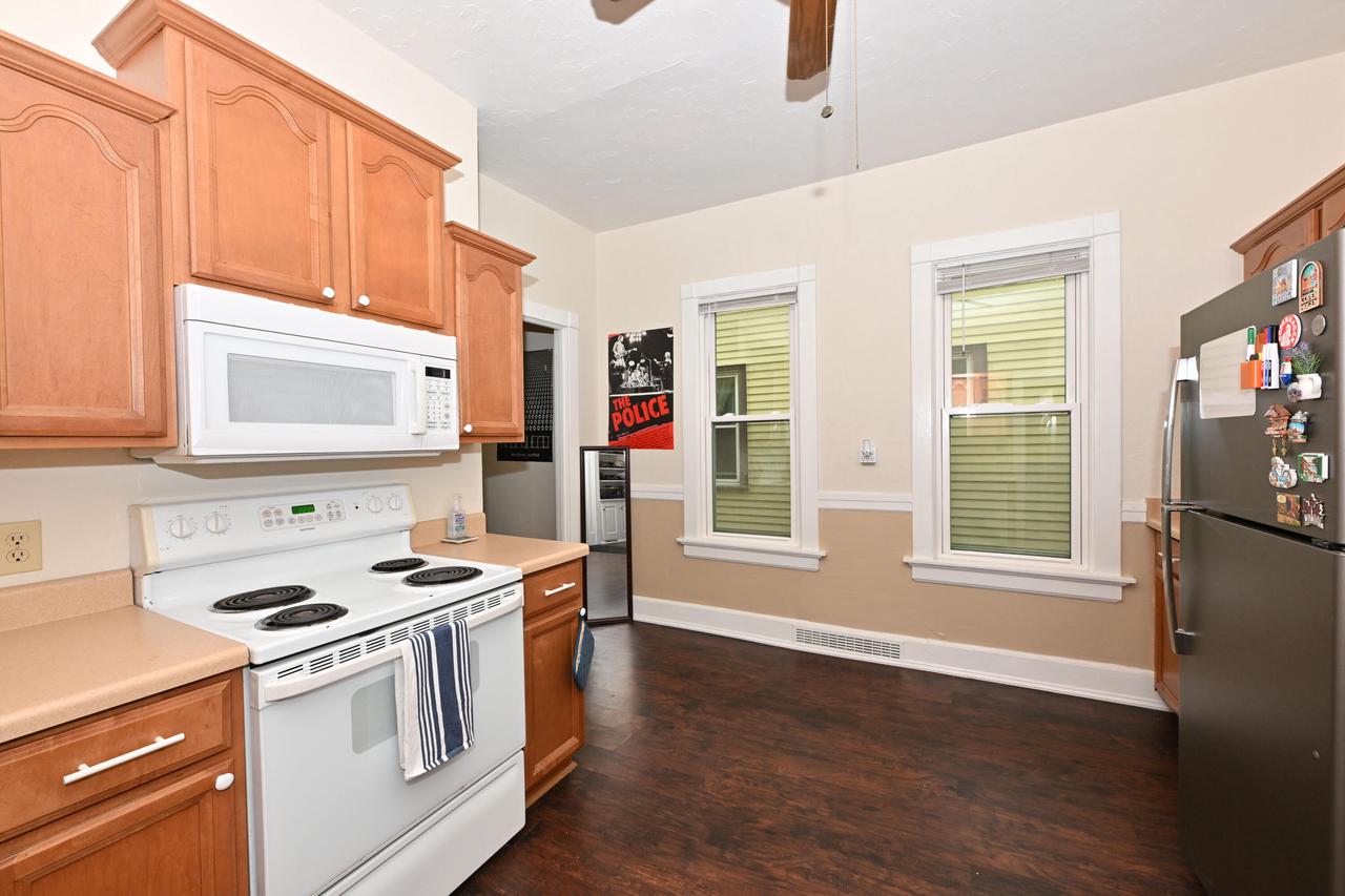 2547 S Howell AVENUE 2549