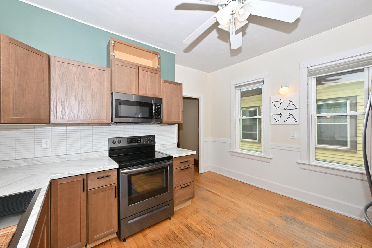2547 S Howell AVENUE 2549