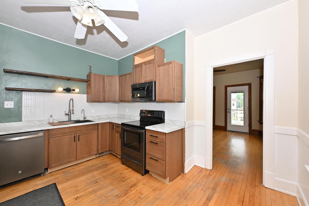2547 S Howell AVENUE 2549