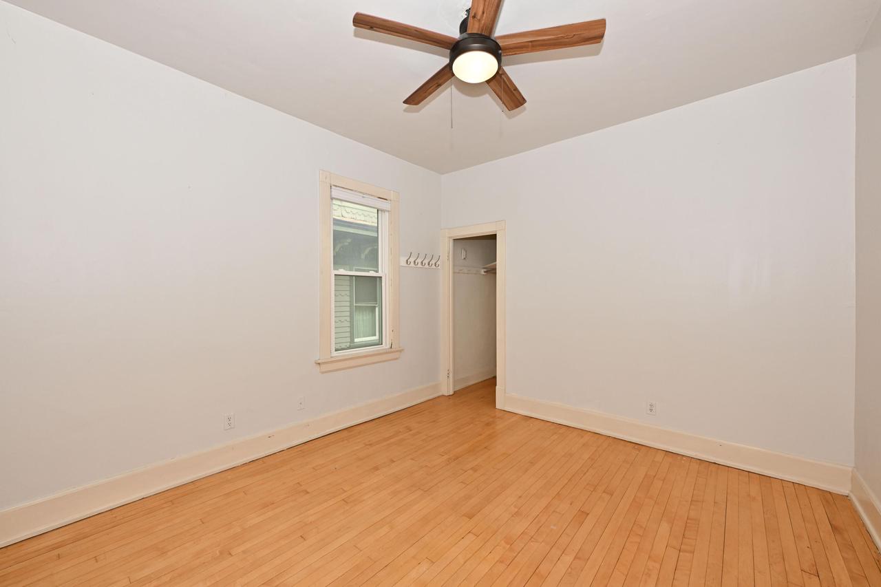 2547 S Howell AVENUE 2549