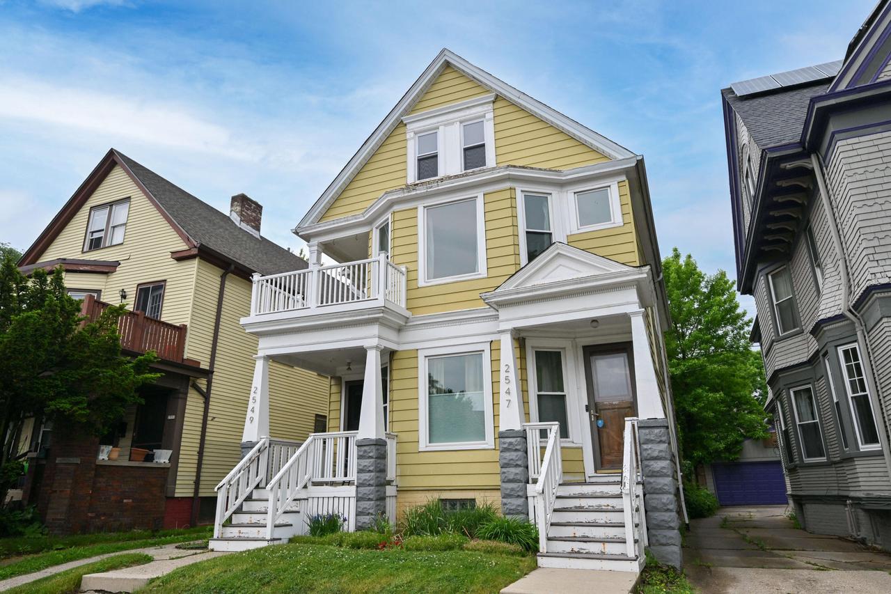 2547 S Howell AVENUE 2549