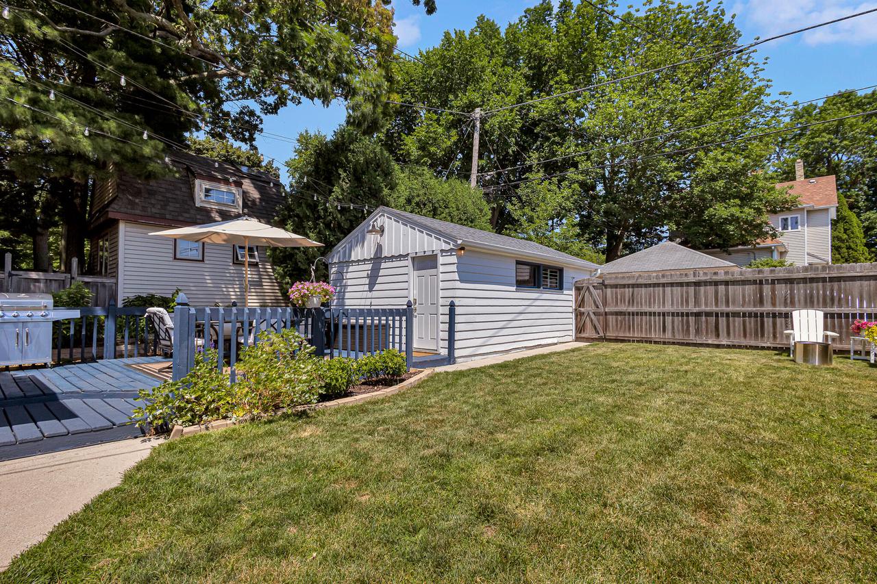 4632 N Bartlett AVENUE