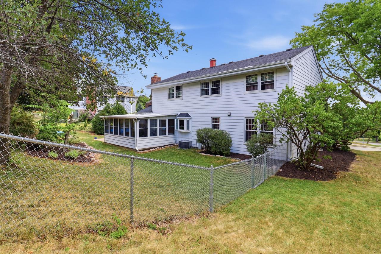 2800 Berkshire DRIVE