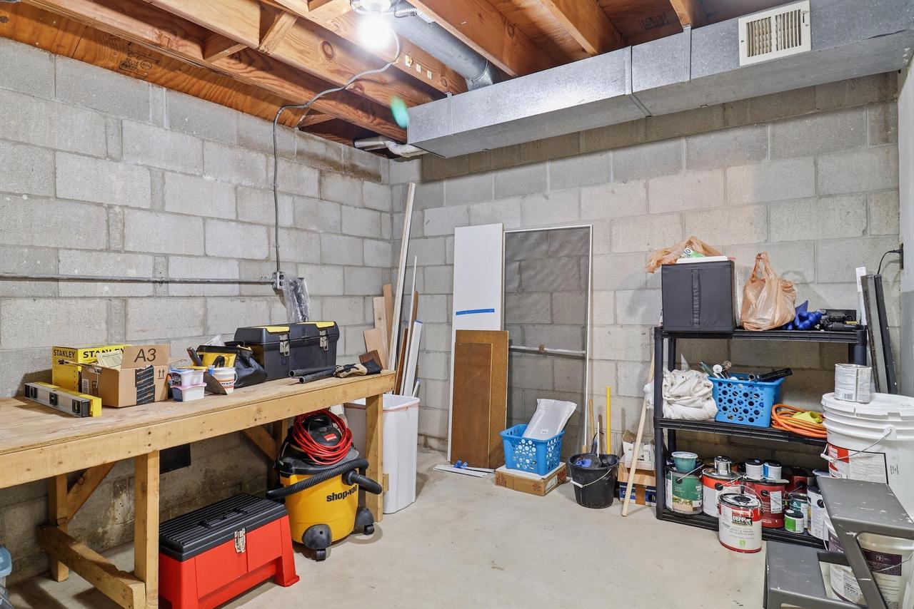 2800 Berkshire DRIVE