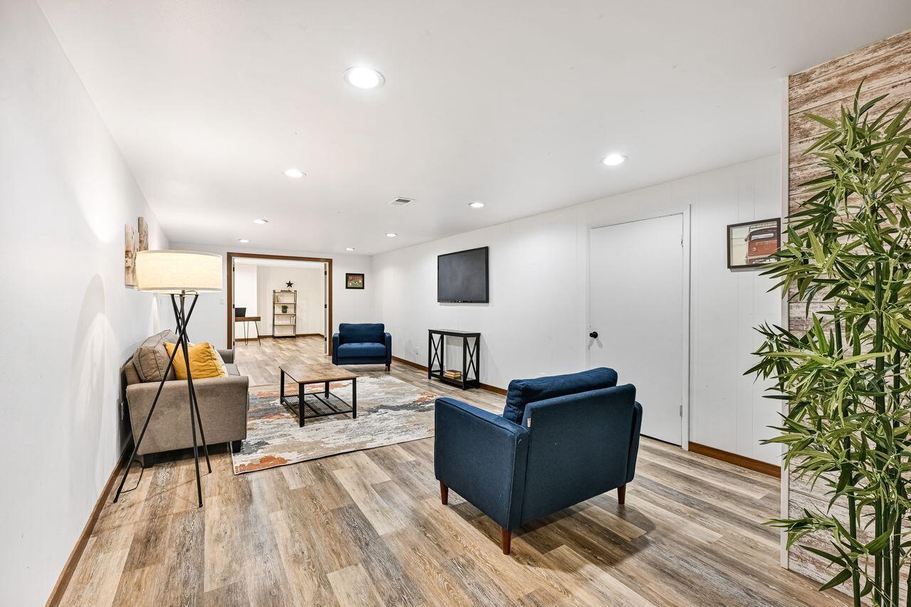 12810 W Balboa DRIVE