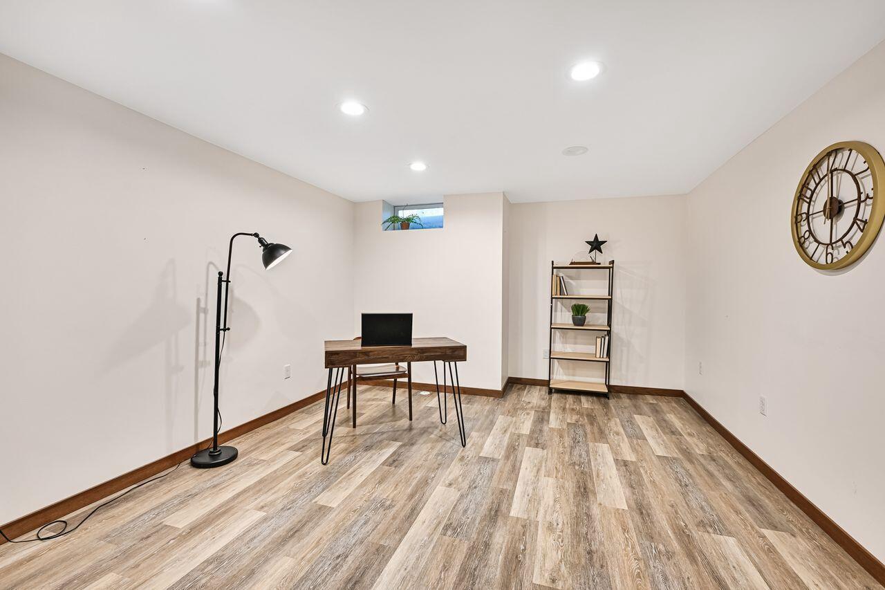 12810 W Balboa DRIVE