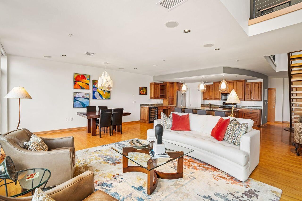 311 E Erie STREET 425