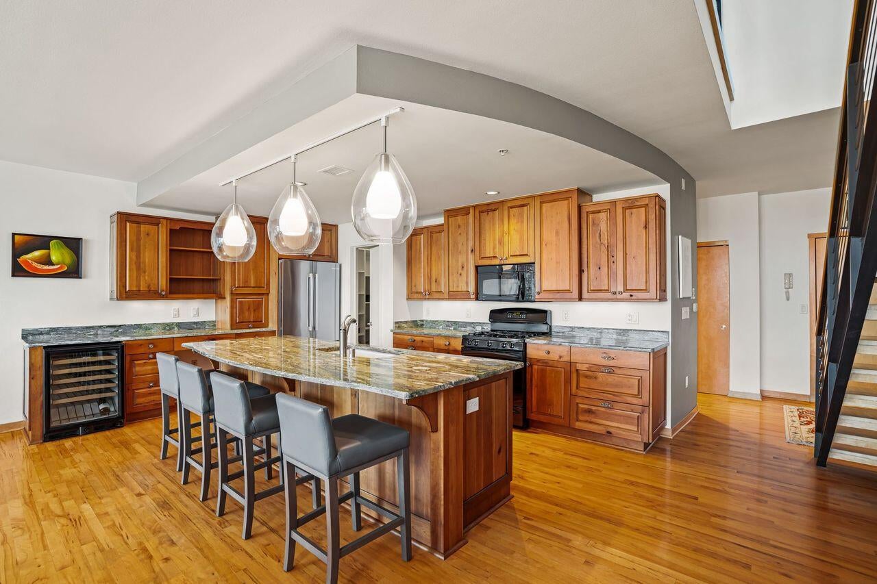 311 E Erie STREET 425