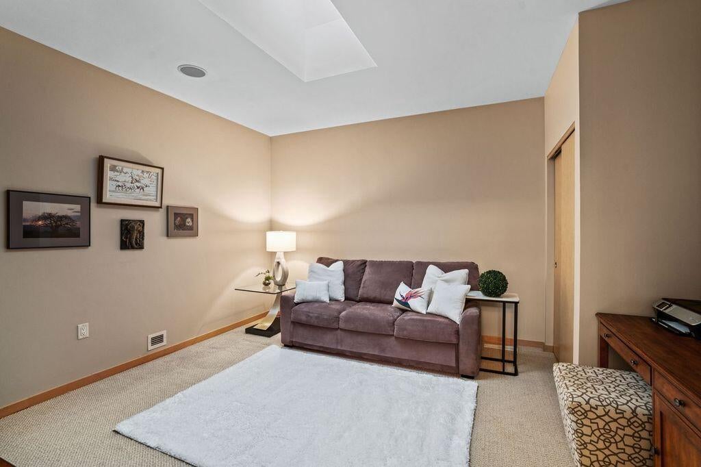 311 E Erie STREET 425