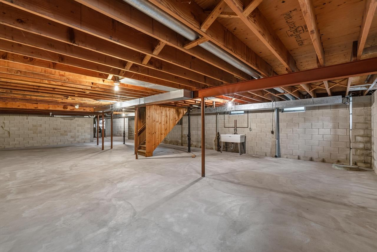 8841 Greenhill LANE