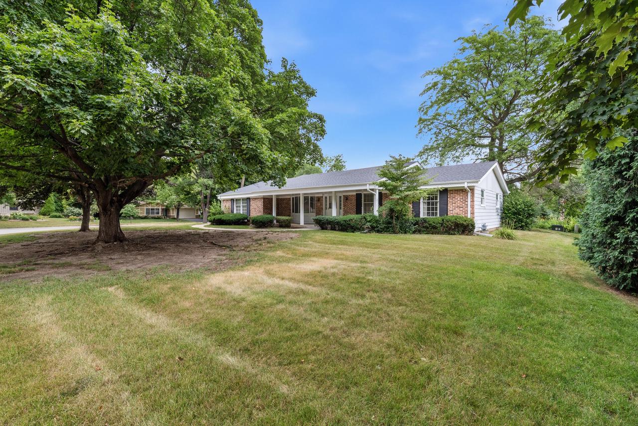 8841 Greenhill LANE